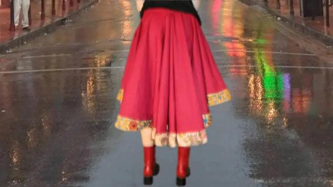 Red Linen Hi Low Skirt, size Large